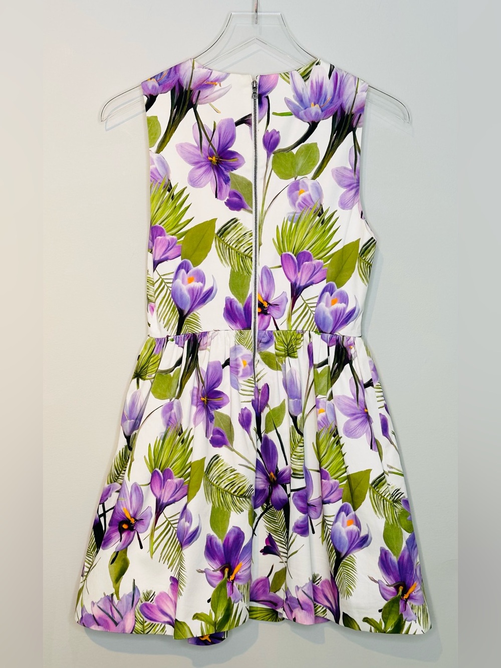Alice + Olivia Joyce Floral White Purple Fit & Flare Sleeveless Dress - Picture 4 of 14